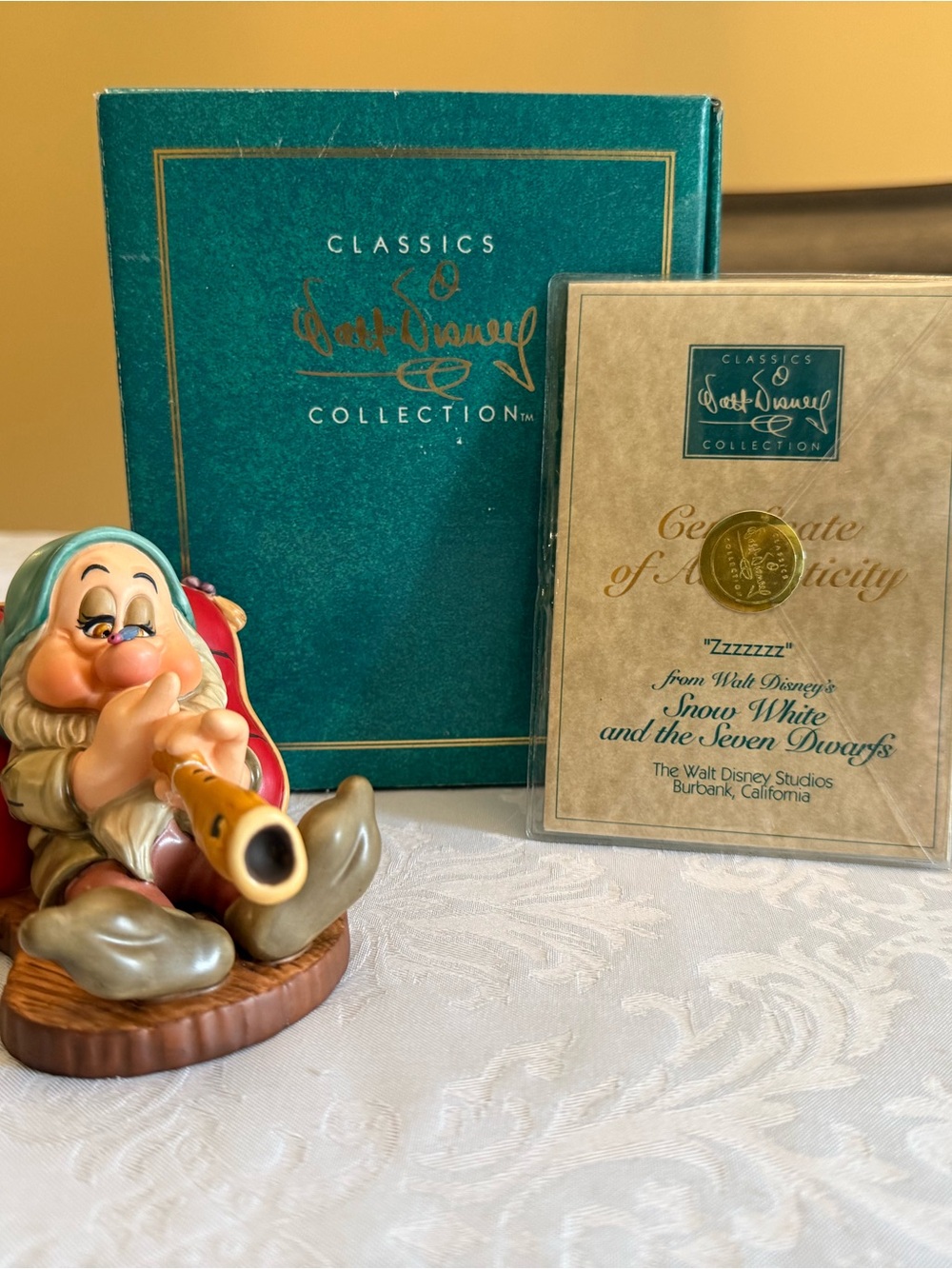 Sleepy Dwarf Figurine - Green/Red